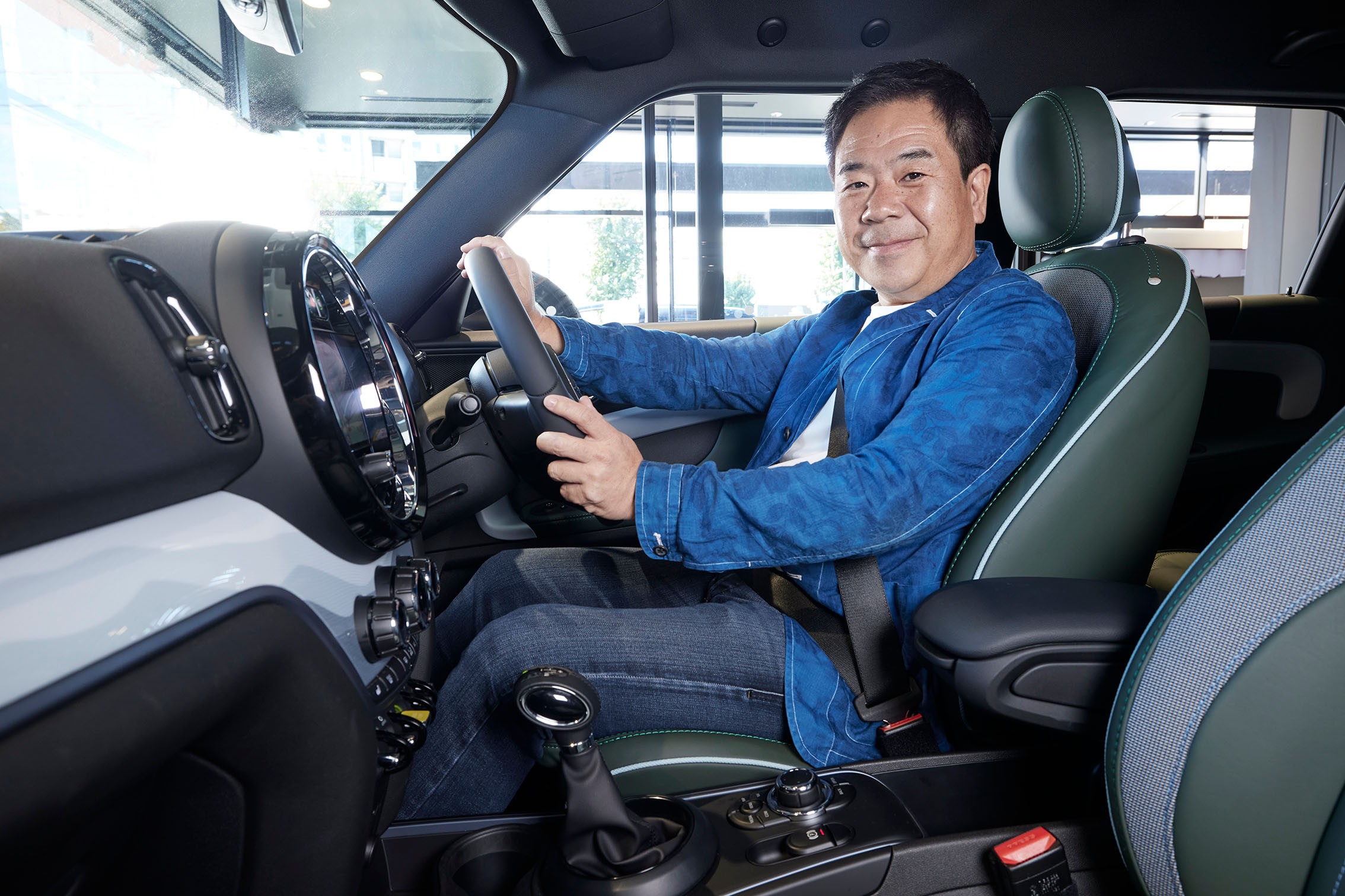 岡崎五郎氏とMINI CROSSOVER PHEV